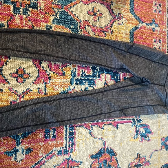 LuLu Grey Leggings - Picture 1 of 4